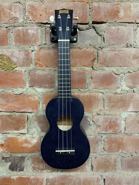 Mahalo Matt Finish Black Soprano Uke