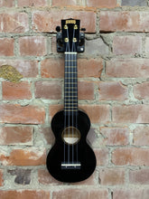 Load image into Gallery viewer, Mahalo Gloss Black Soprano Uke