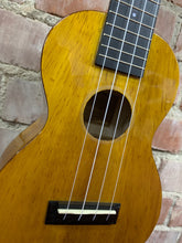 Load image into Gallery viewer, Mahalo Gloss Brown Concert Uke -WIDE NECK
